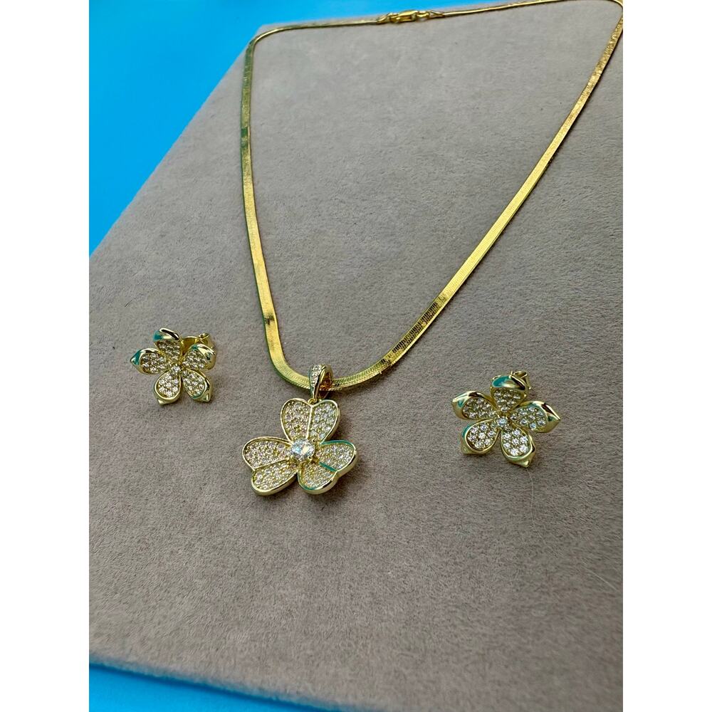 Sparkling Moissanite Flower Pendant & Earrings Set with Gold Chain - Picture 9 of 10